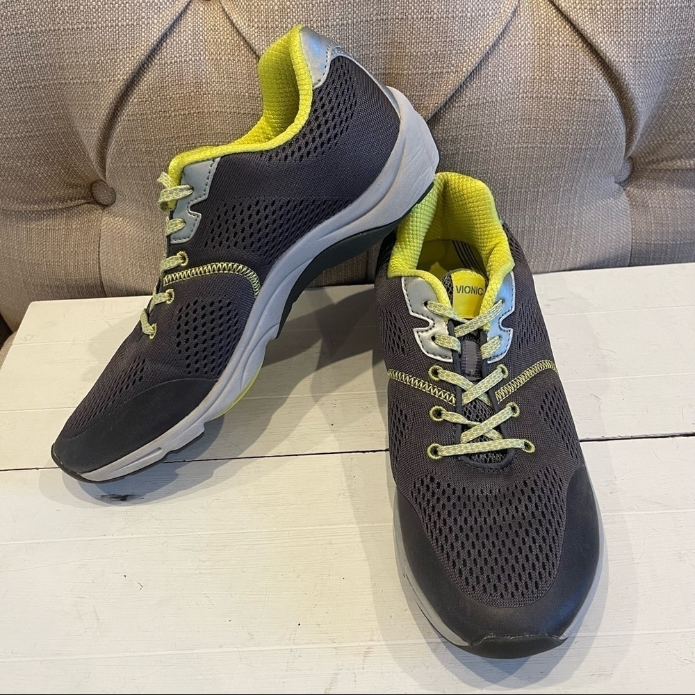 Vionic Women's Action Emerald Lace Up Gray Green Walking Comfort Shoes Sz 8.5